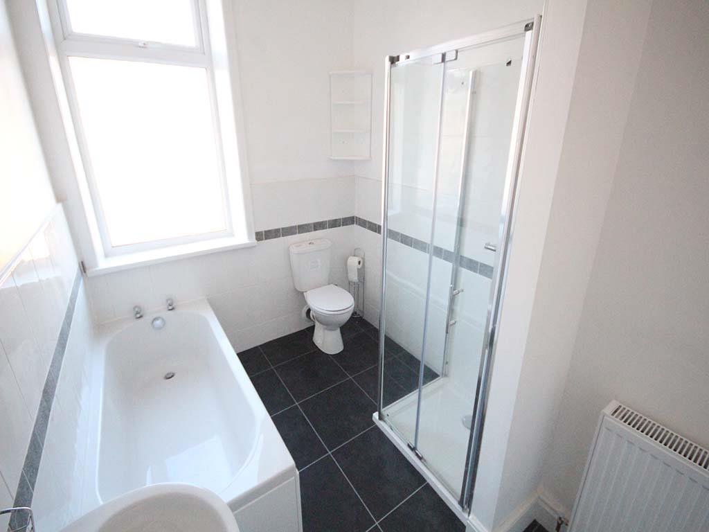 2 bedroom mid terrace house Let Agreed in Earby - IMG_4803.jpg